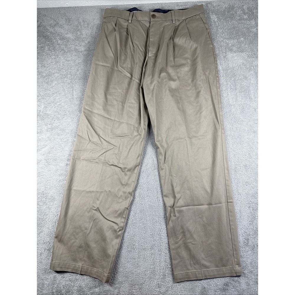 Dockers Men's Comfort Stretch Relaxed-Fit Pleated Pants Beige Size W35xL32